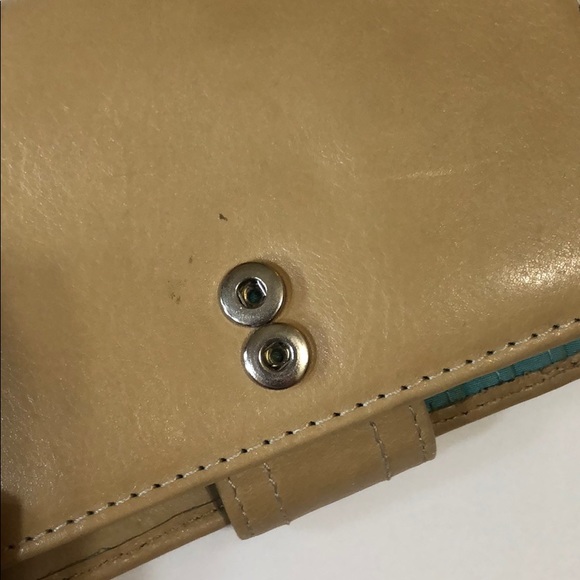 Fossil light tan folded wallet snap closure - Picture 7 of 7
